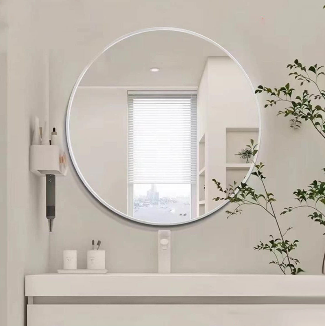 Round Mirror - Timeless Elegance